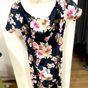 Beautiful floral maternity dress